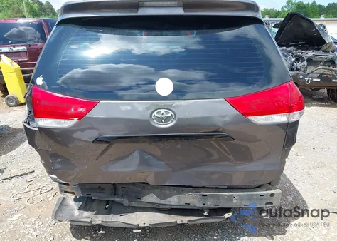 2013 Toyota Sienna Le V6 7 Passenger Auto Access Seat/Le V6 8 Passenger from USA, damaged, VIN 5TDKK3DC0DS386298